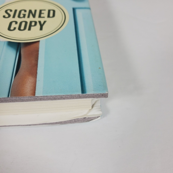 Signed Mindy Kaling Why Not Me Autographed Book - Picture 5 of 9